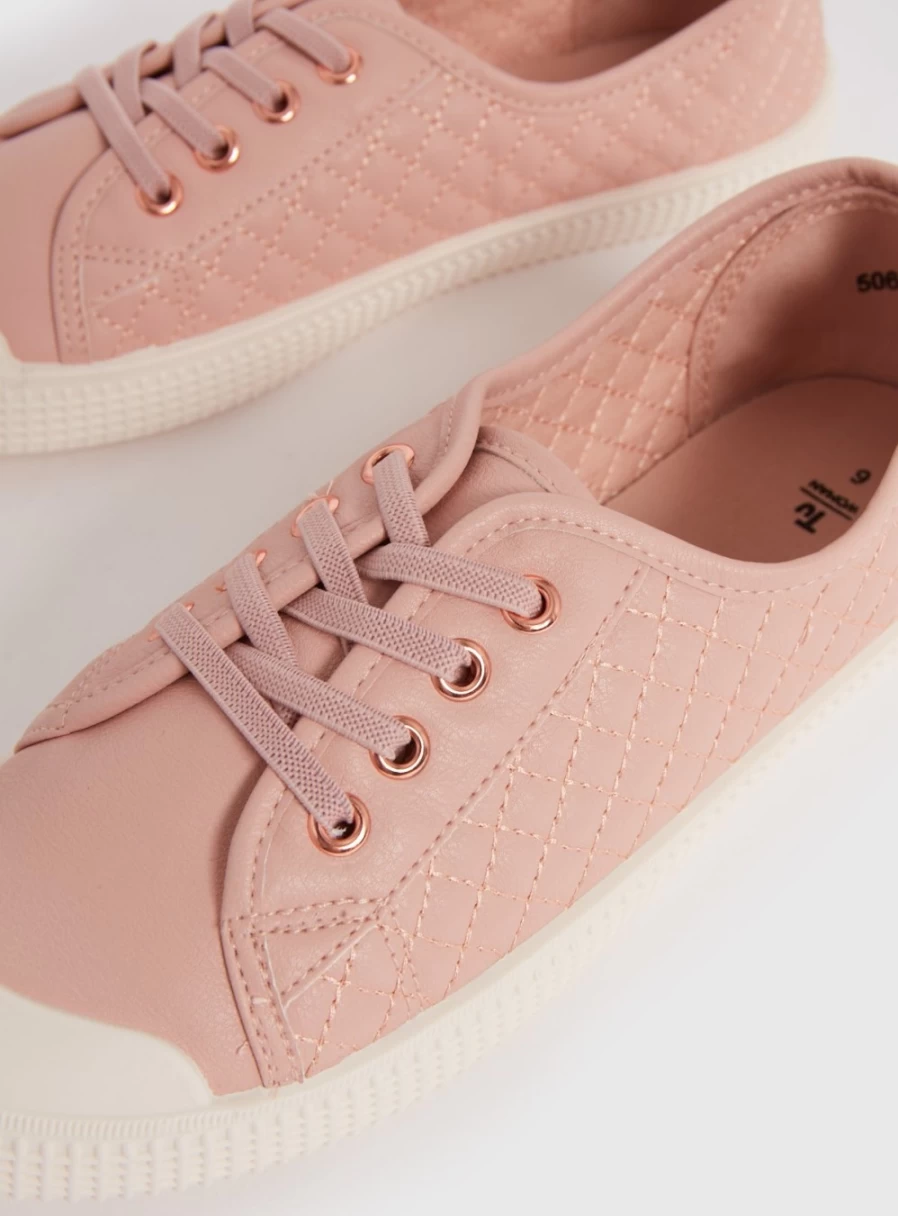 Tu Women's Pink Quilted Faux Leather Low-Top Sneakers - Size 6