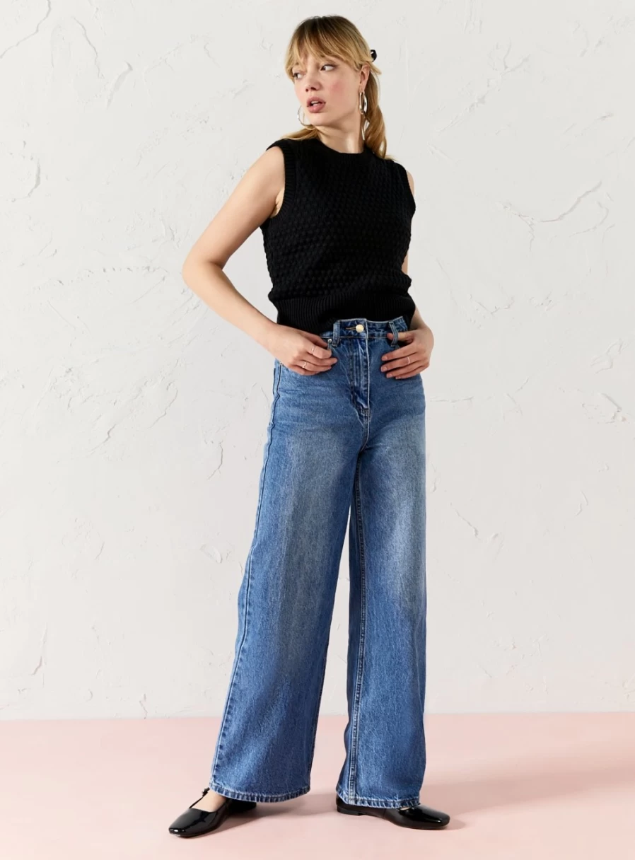 Everbelle Women's Mid-Indigo Wide Leg Jeans - Size 6 | High-Quality Denim Pants for Women