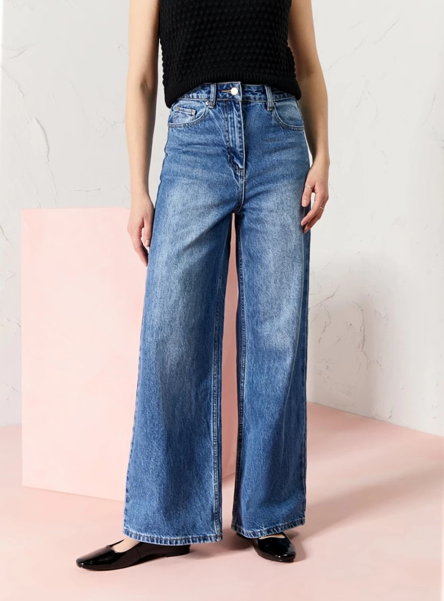 Everbelle Women's Mid-Indigo Wide Leg Jeans - Size 6 | High-Quality Denim Pants for Women