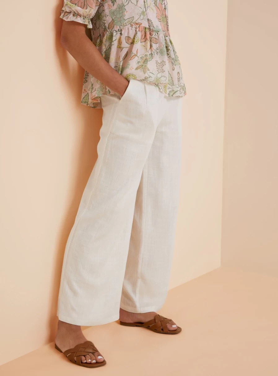 Everbelle Women's White Cross Hatch Wide Leg Trousers - Comfortable High-Waisted Casual Pants for Women