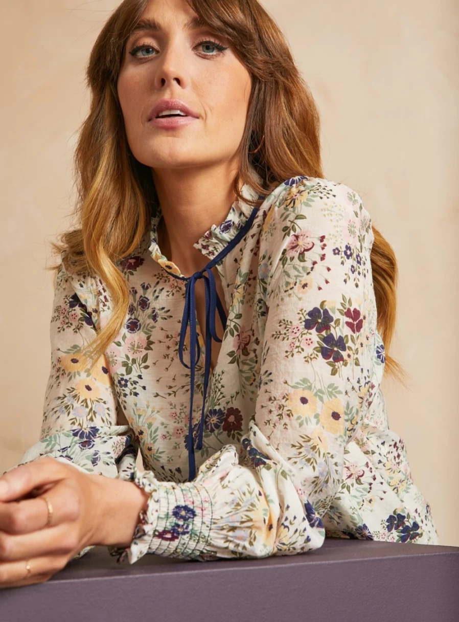 Everbelle Women's Floral Tie Neck Blouse - Stylish Floral Print Top for Women