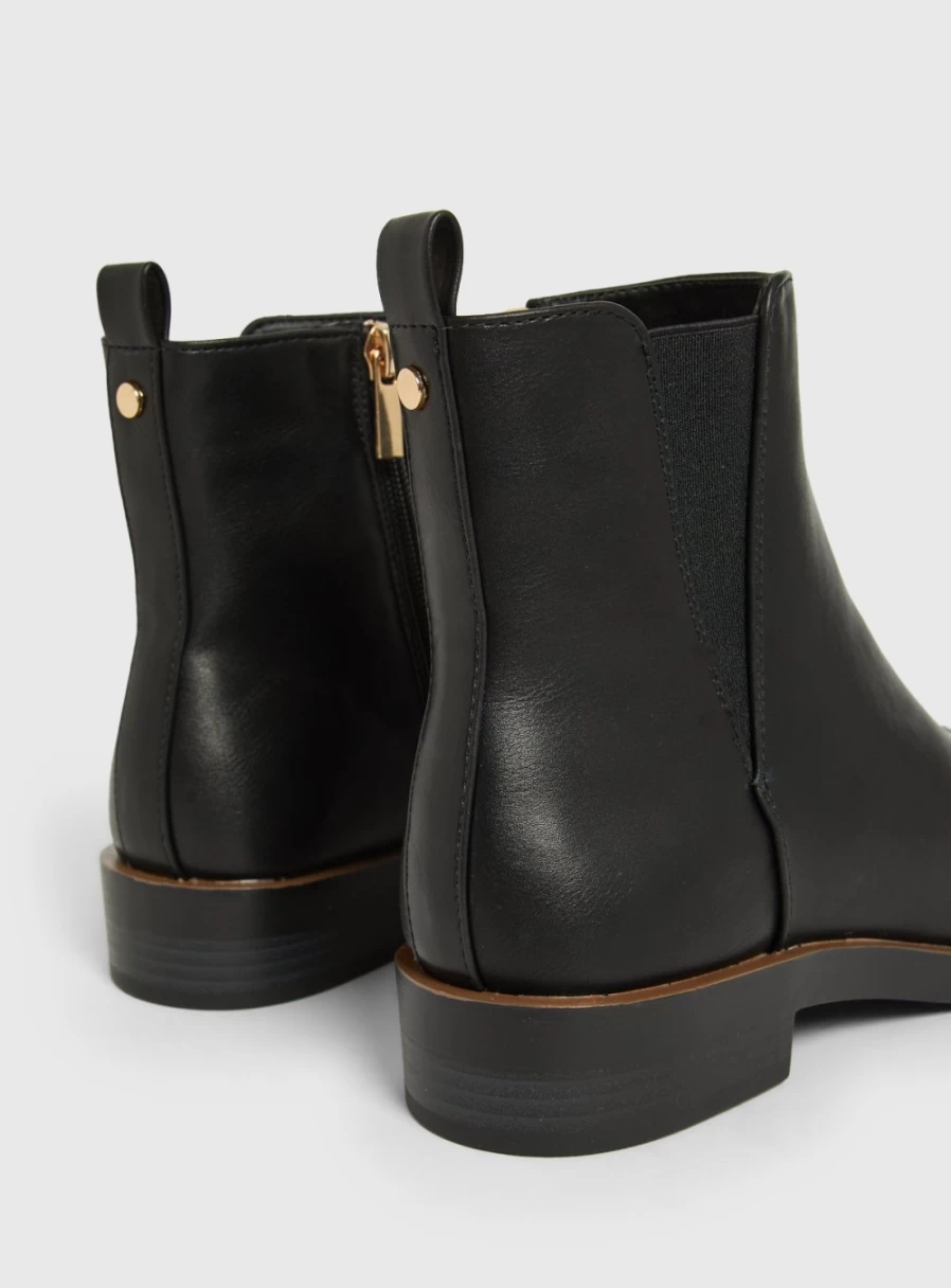 Women's Black Faux Leather Chelsea Boots by Tu - Size 6