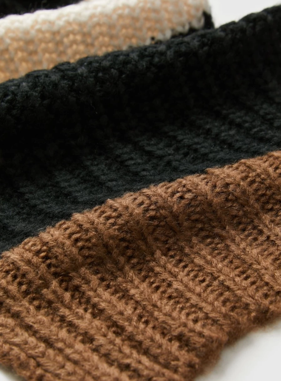 "Tu Women's Mono Stripe Chunky Knit Scarf - Soft Winter Accessory One Size"