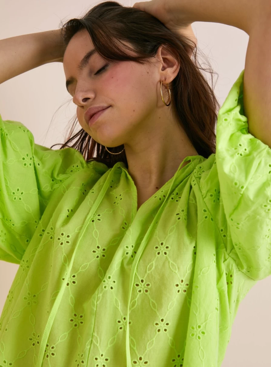 Everbelle Women's Relaxed Broderie Blouse - Floral Embroidered Casual Top Size 6