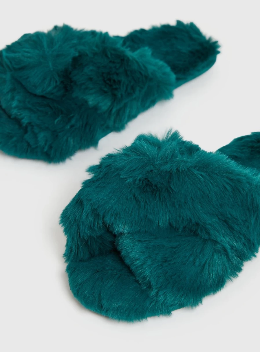 Tu Women's Green Faux Fur Crossover Slide Slippers - Cozy House Shoes