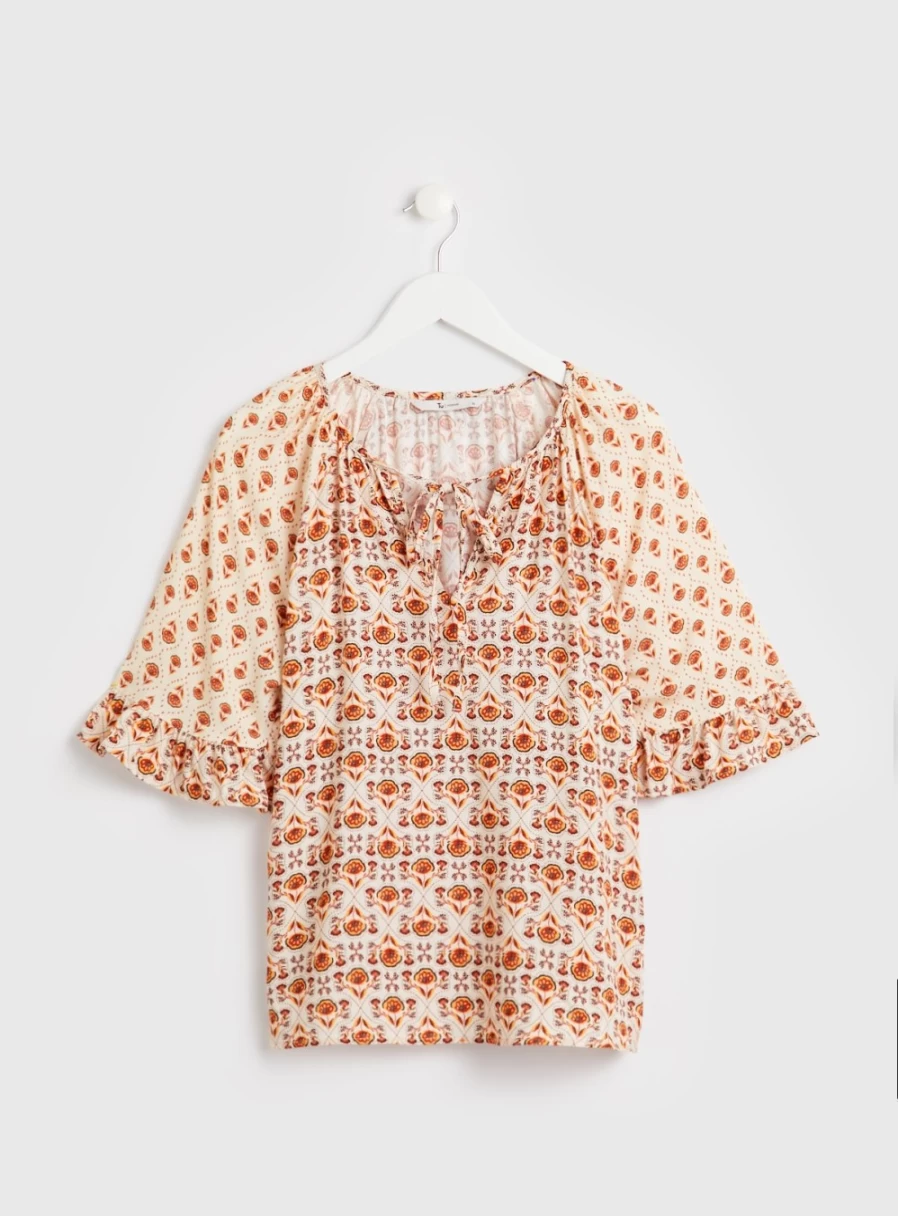 "Tu Women's Peach Floral Notch Neck Blouse - Stylish Summer Top"