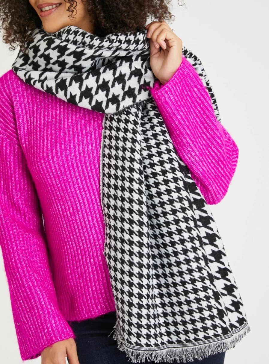 "Tu Women's Mono Dogtooth Print Scarf - One Size Fashion Accessory"