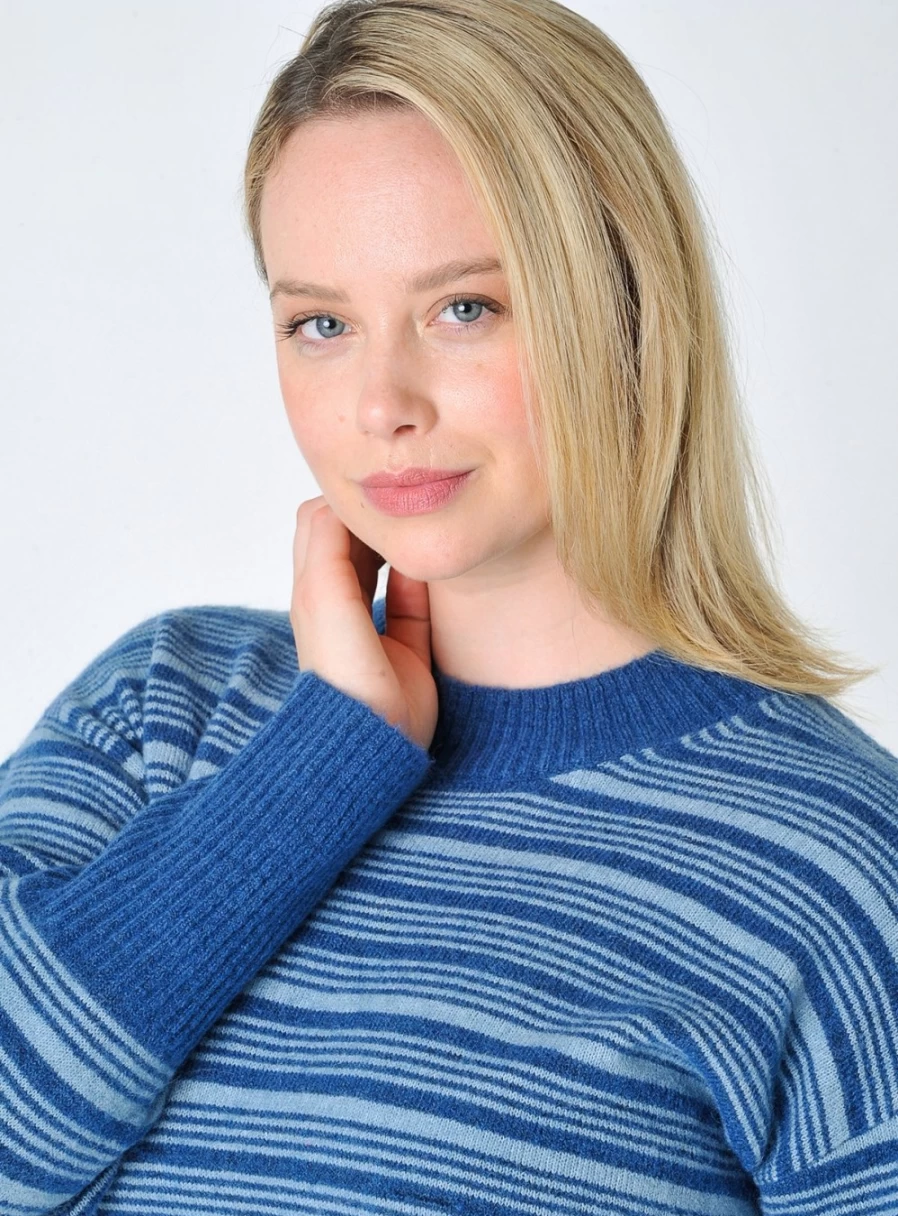 Burgs Women's Troswell Knitted Jumper - Soft Winter Sweater Size 8