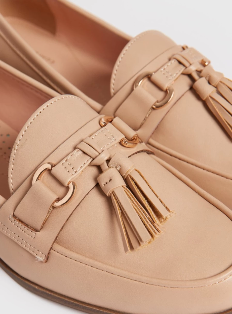 Tu Women's Beige Sole Comfort Loafers with Tassel Detail - Size 5