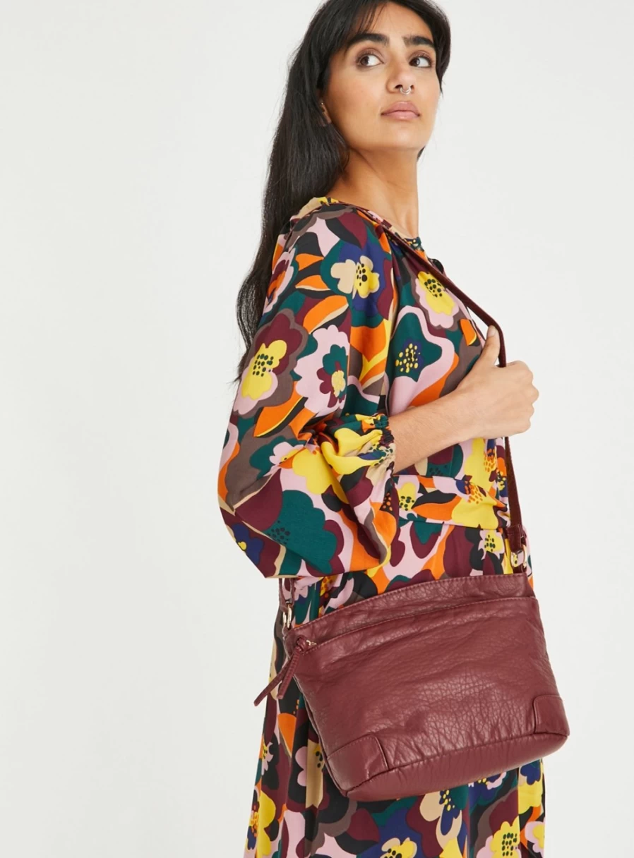 Tu Women's Berry Red Washed Crossbody Bag - One Size Casual Shoulder Purse