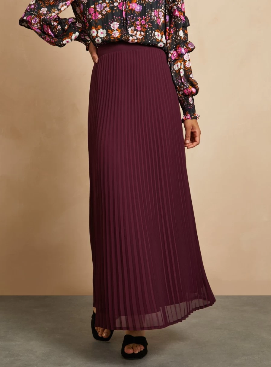 Everbelle Women's Burgundy Pleated Maxi Skirt - Elegant Long Length Style