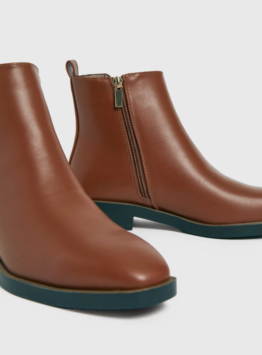 Tu Women's Dark Tan Faux Leather Chelsea Boots - Size 6