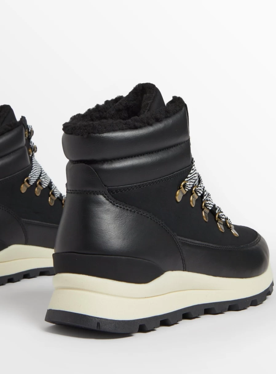 TU Women's Black Sporty Hiker Boots - Lightweight Waterproof Hiking Shoes for Outdoor Adventures