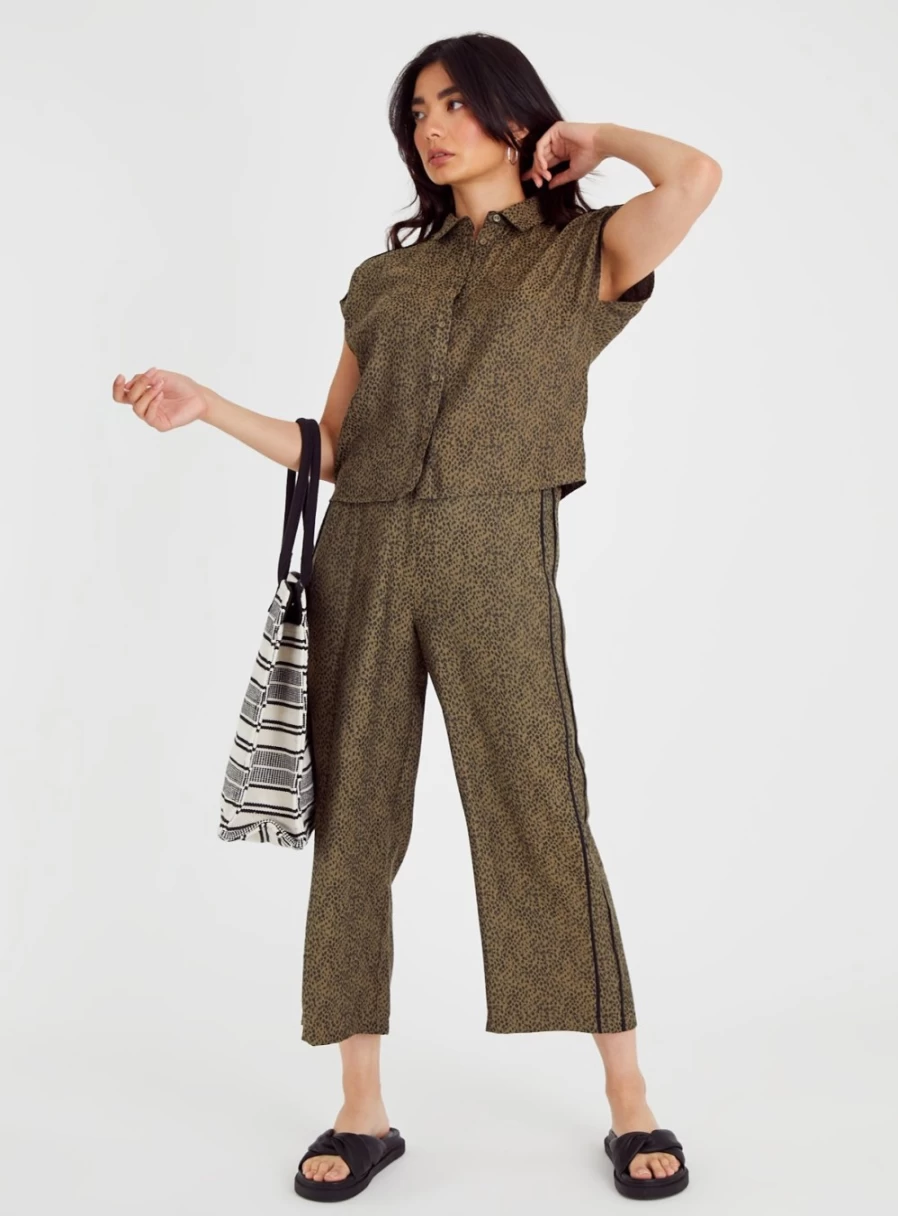 "Tu Women's Green Printed Cropped Trousers - Size 16"