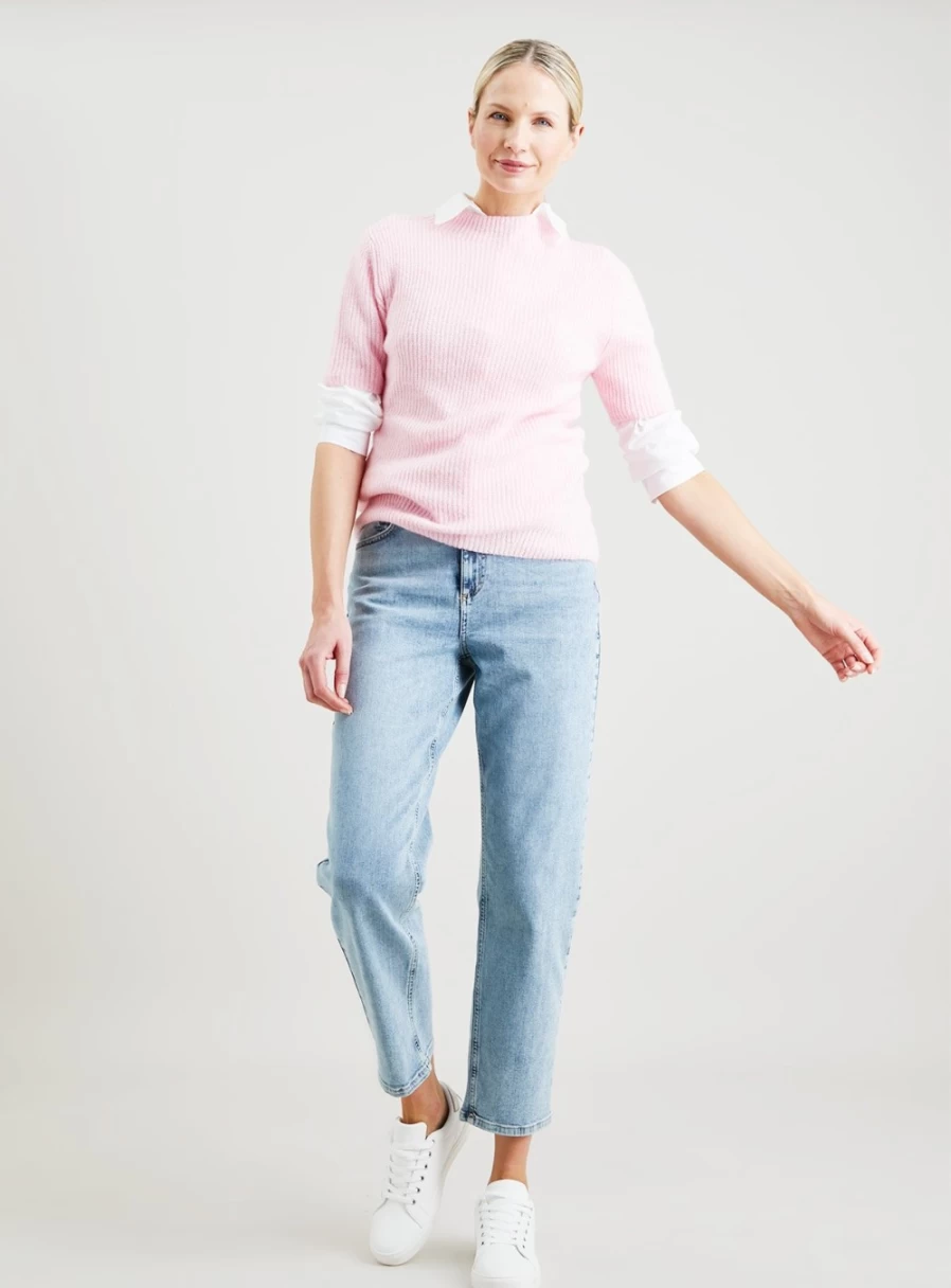 Tu Women's Light Wash Loose Fit Straight Leg Jeans - Size 10 Regular