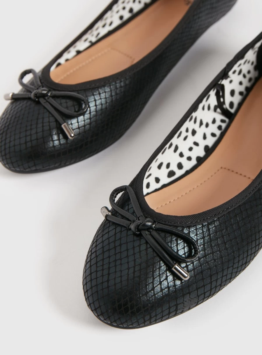 Tu Women's Black Snake Print Vegan Leather Ballerina Flats - Size 9