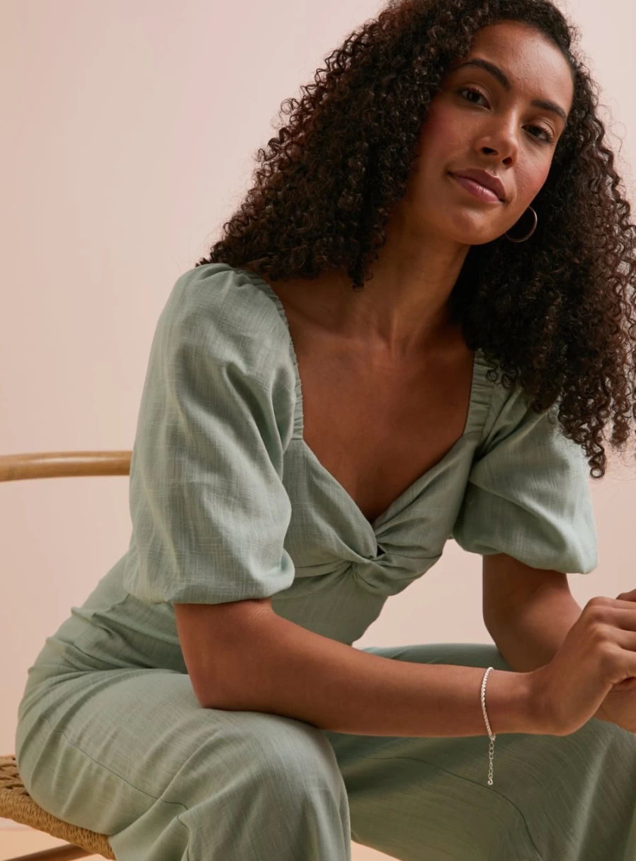 Everbelle Women's Sage Green Cross Hatch Jumpsuit - Size 6 | Stylish One-Piece Romper